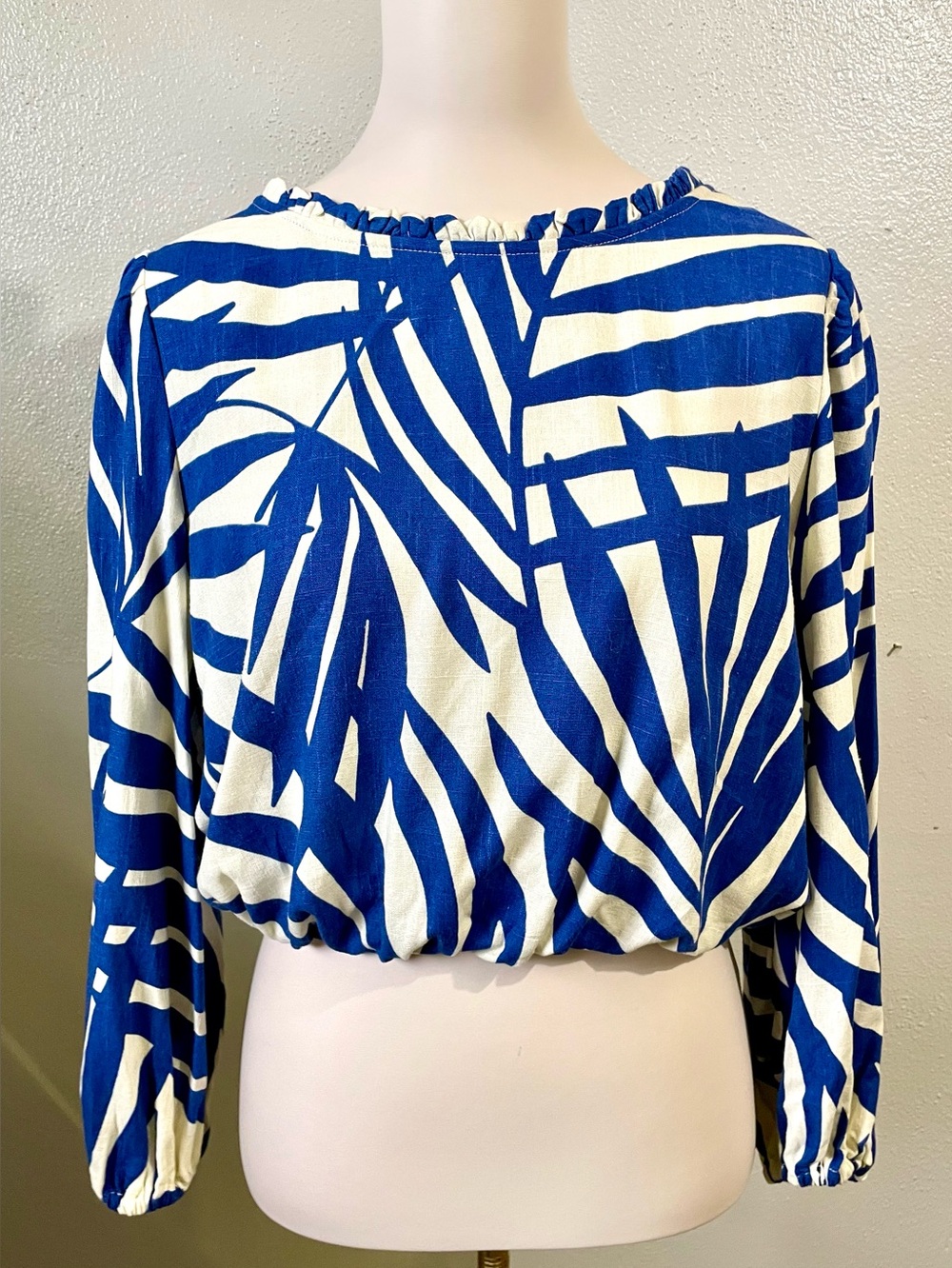Gemma Jane Blue Cream Palm Print Linen Blend Dolman Sleeve Blouse Coastal Resort